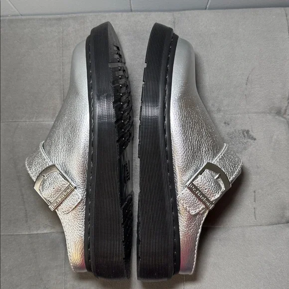 Dr. Martens Laketen Slingback Mule Tumbled Silver Metallic Size 8 NWOT - Picture 8 of 16